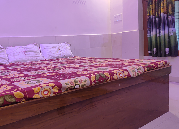 Non-AC room at Mukund Seva Sadan Trust